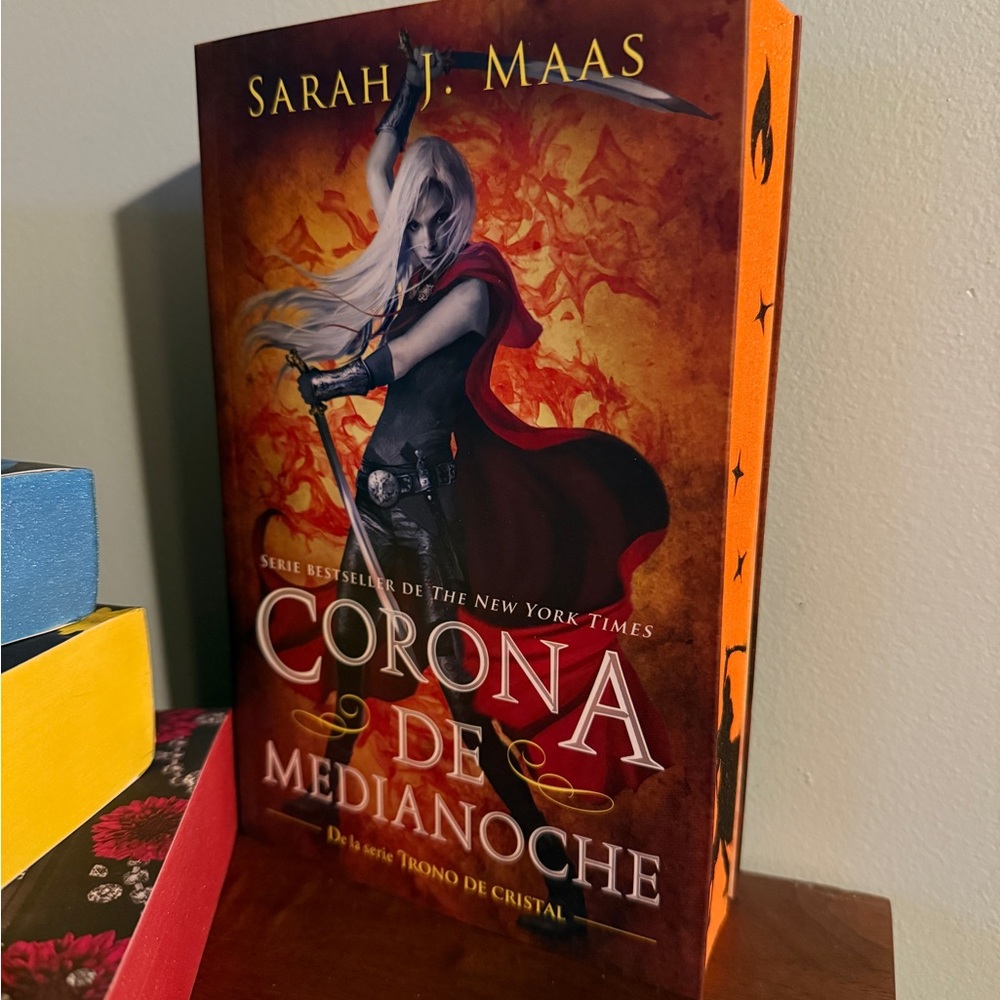Corona de Medianoche / Crown of Midnight by Sarah J Maas - Spanish Edition